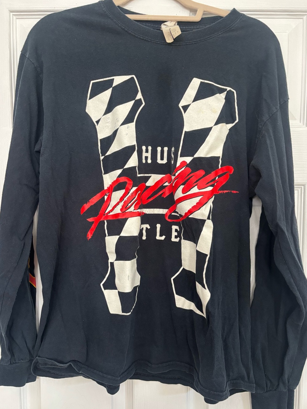 VTG Gildan Hustle Racing Graphic Long Sleeve T-Shirt Black
